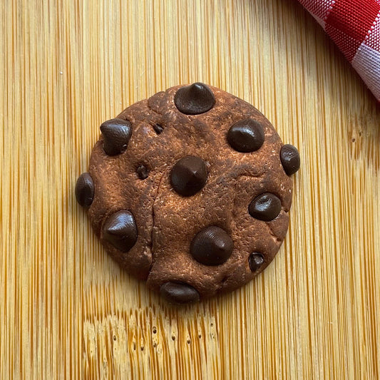 Chocolate chip cookie magnet