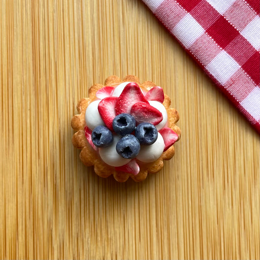 Food magnet - strawberry tart magnet, fridge magnets, memo board magnets, notice board magnets, miniature food, realistic food magnet
