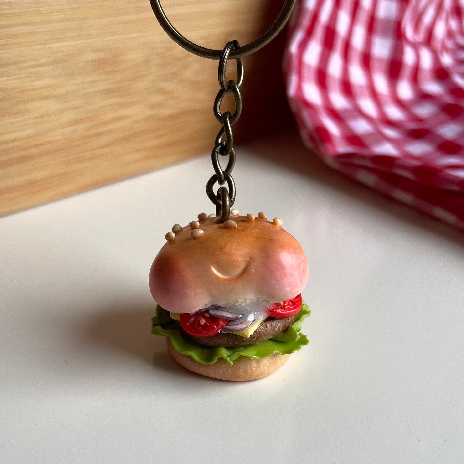 Burger keychain, cute burger charm, burger keyring, cute novelty keychain, polymerclay charm, clay keyring, realistic food, miniature food