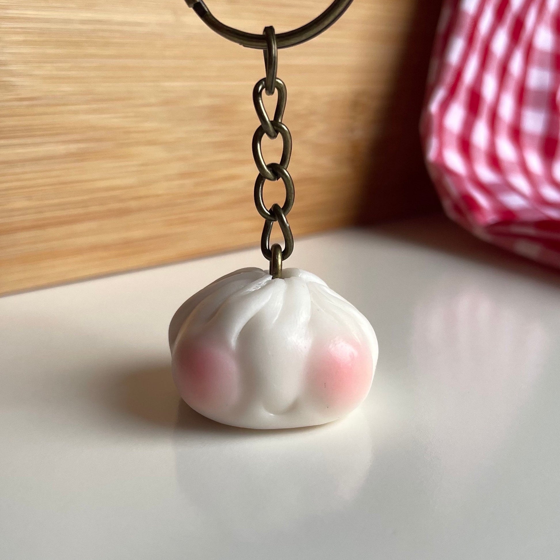 Cute dumpling keychain, bao charm, dumpling keyring, cute novelty keychain, polymerclay charm, clay keyring, realistic food, miniature food