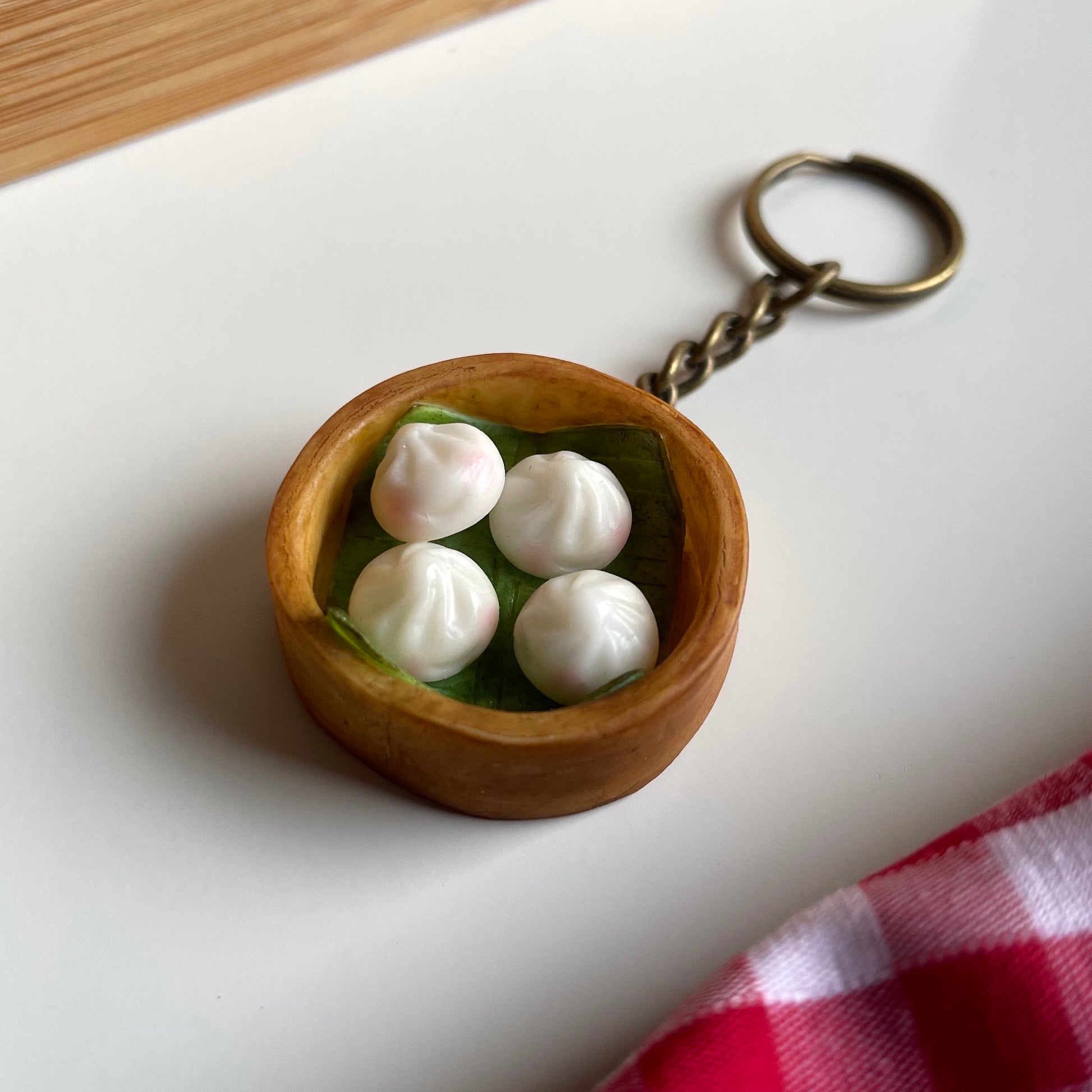 Cute dumplings keychain, bao charm, dumplings keyring, bao basket, cute novelty keychain, polymerclay charm, realistic food, miniature food