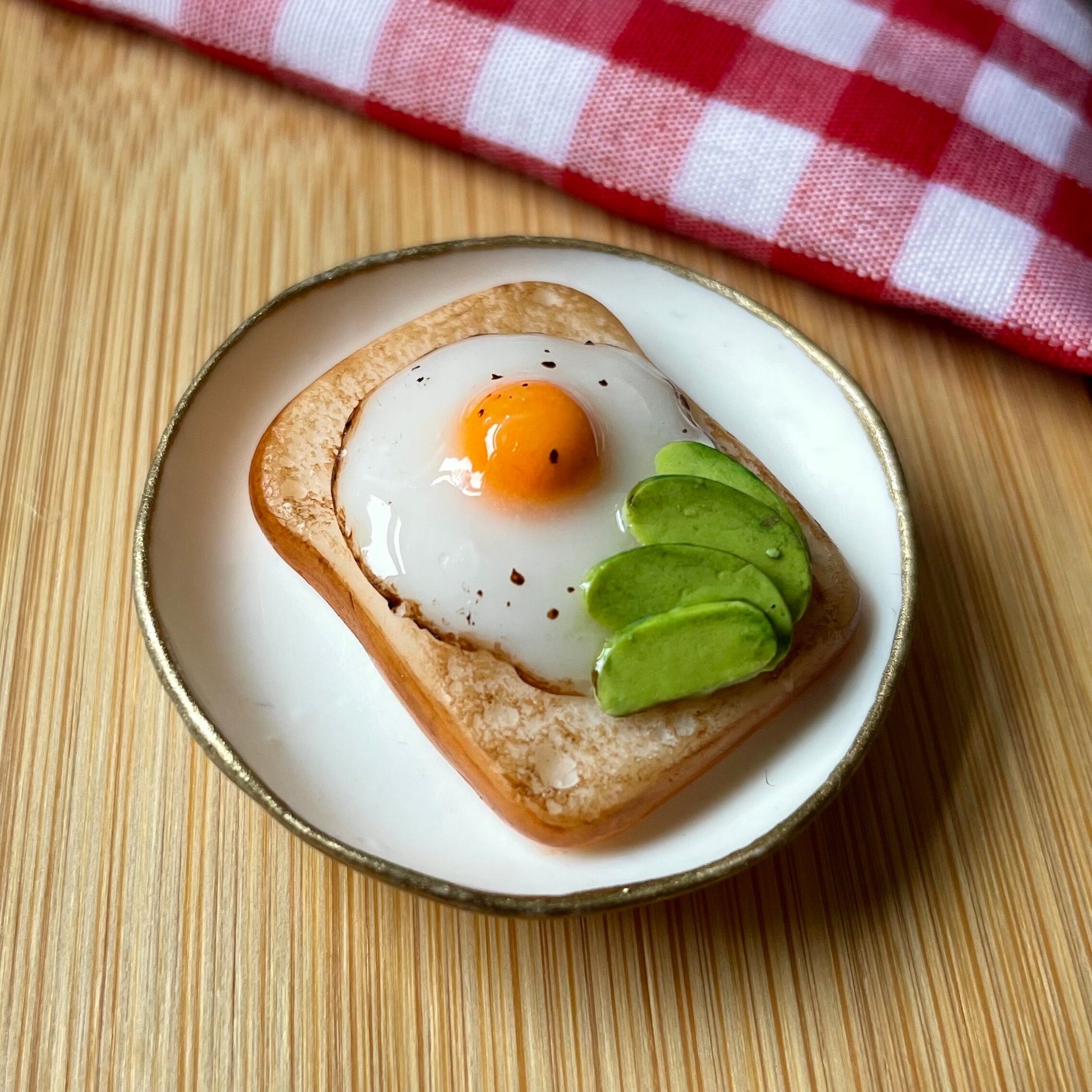 Food magnet, fridge magnet - Avocado egg toast magnet, bread magnet, Omlette magnet, miniature food, clay magnets, realistic food, toast